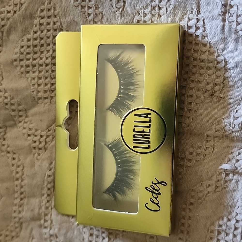 Eyelashes